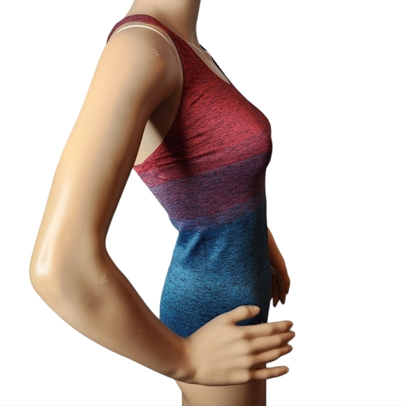 NWT Athleta Relay Tank Top Shirt Gradient Ombre Multi Red Blue Size XS - Picture 10 of 16